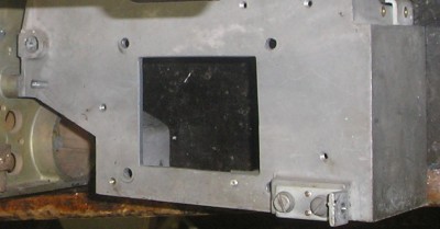 Díra v NF bloku.jpg